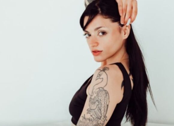 Knock Knock Club knockknockclub-youtube-naranja